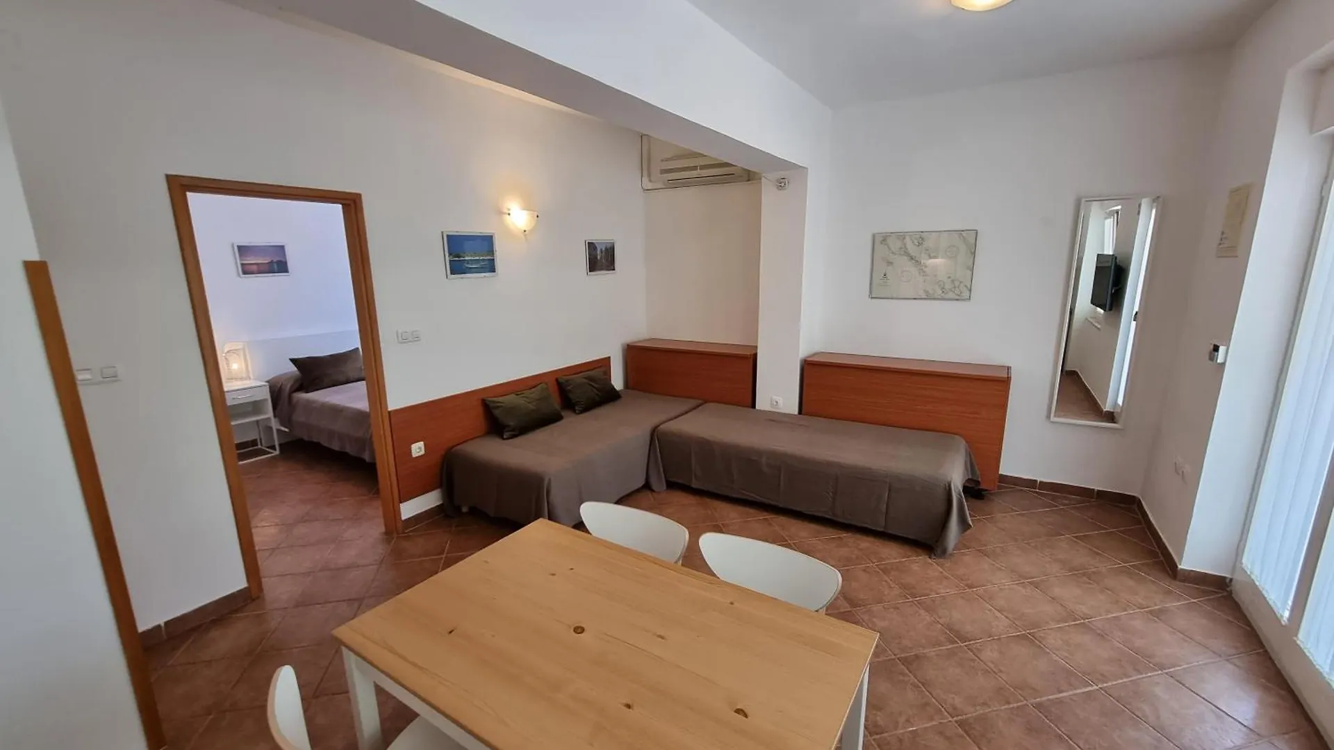 Apartments Laura Mali Lošinj 0*,