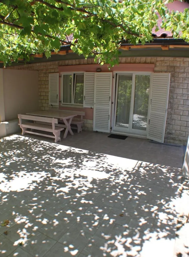 Apartments Laura Mali Lošinj
