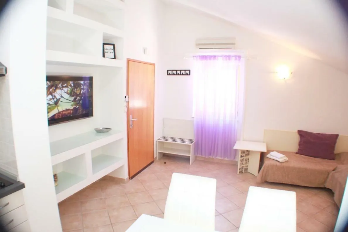 Apartments Laura Mali Lošinj